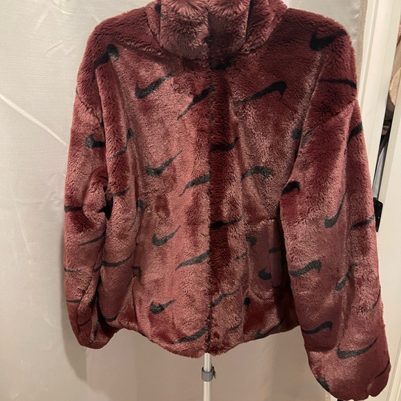 Nike fur jacket, New never worn, size m - Picture 4 of 4